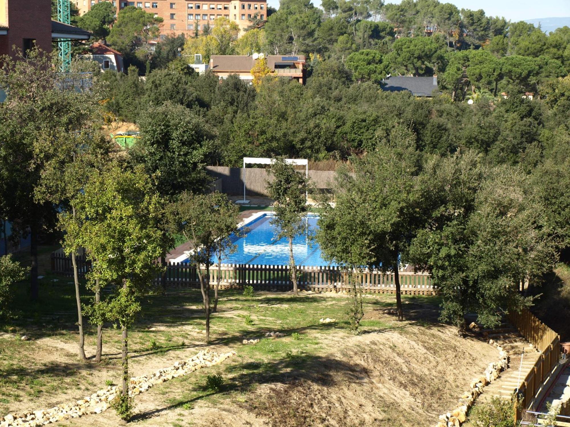 Aparthotel Del Golf Sant Cugat del Valles Bagian luar foto