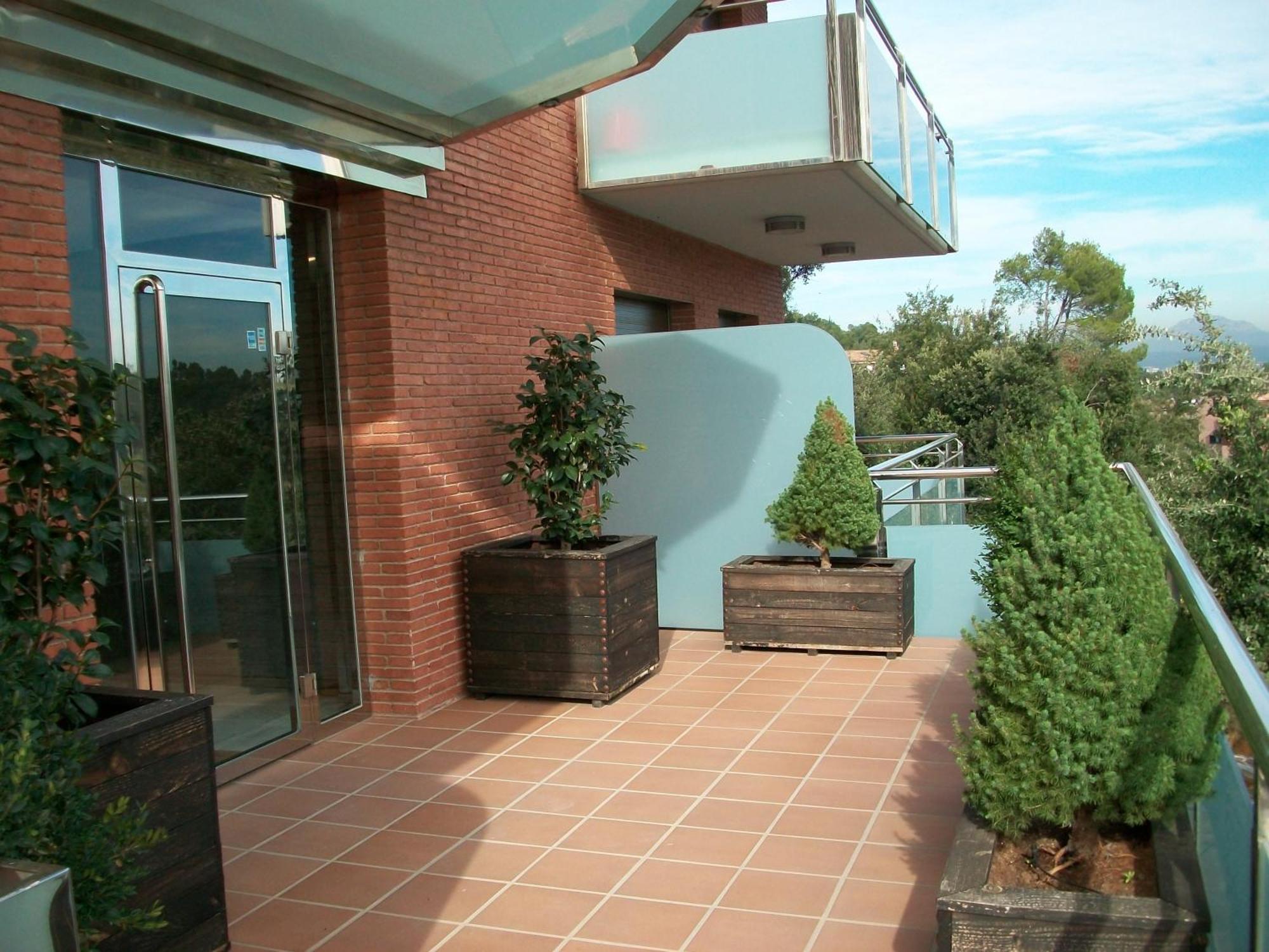 Aparthotel Del Golf Sant Cugat del Valles Bagian luar foto